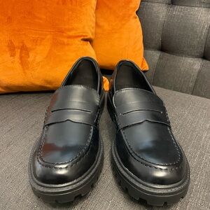 Fashion Nova Black Loafers unisex 8 men/9.5 women